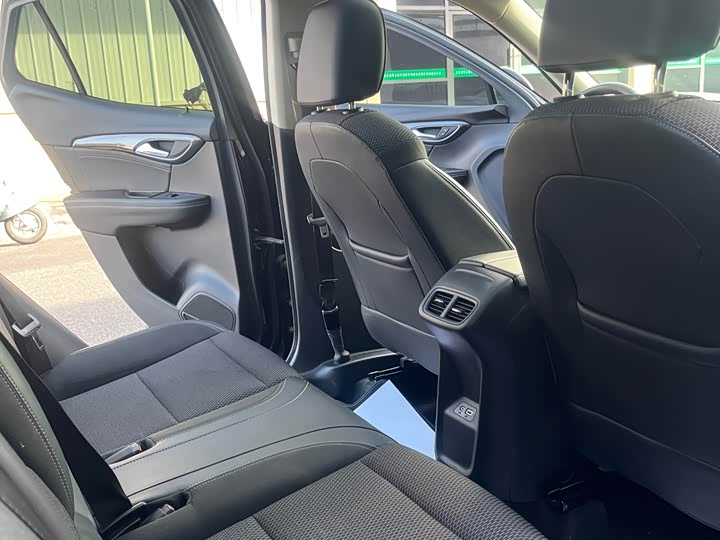 Фото 6 - Buick Envision Plus