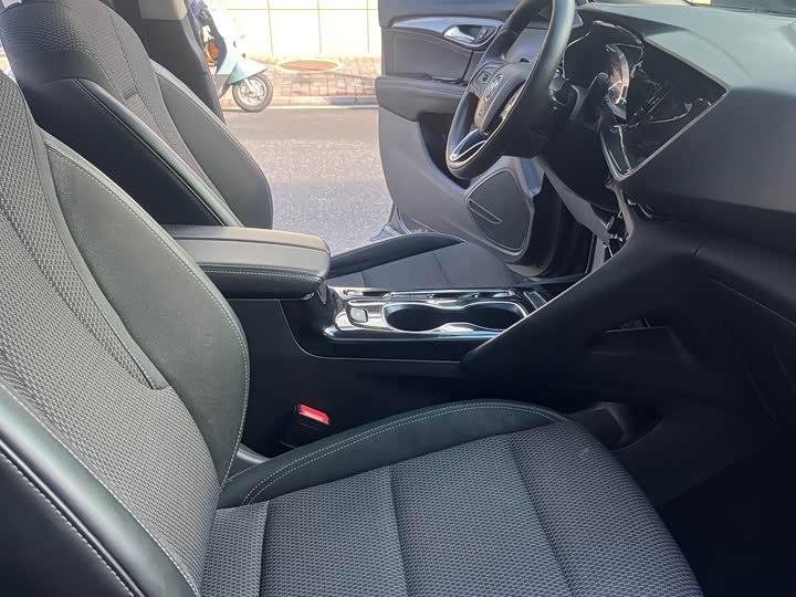 Фото 7 - Buick Envision Plus