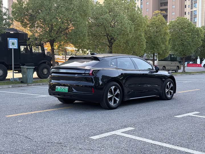 Фото 5 - Zeekr 001