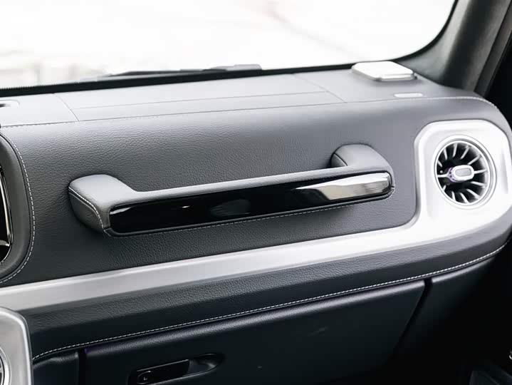 Фото 19 - Mercedes-Benz G-Class AMG