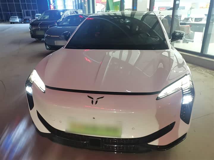 Фото 3 - Hongqi EH7