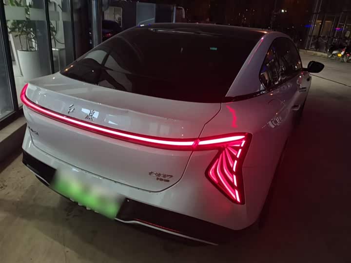 Фото 7 - Hongqi EH7