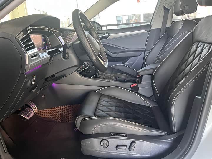 Фото 12 - Volkswagen Sagitar L