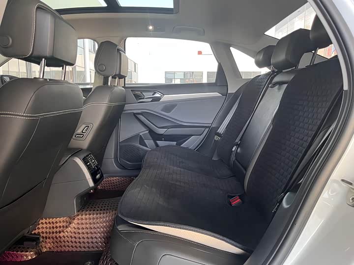 Фото 18 - Volkswagen Sagitar L