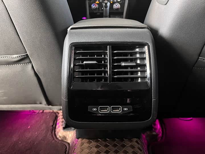 Фото 19 - Volkswagen Sagitar L