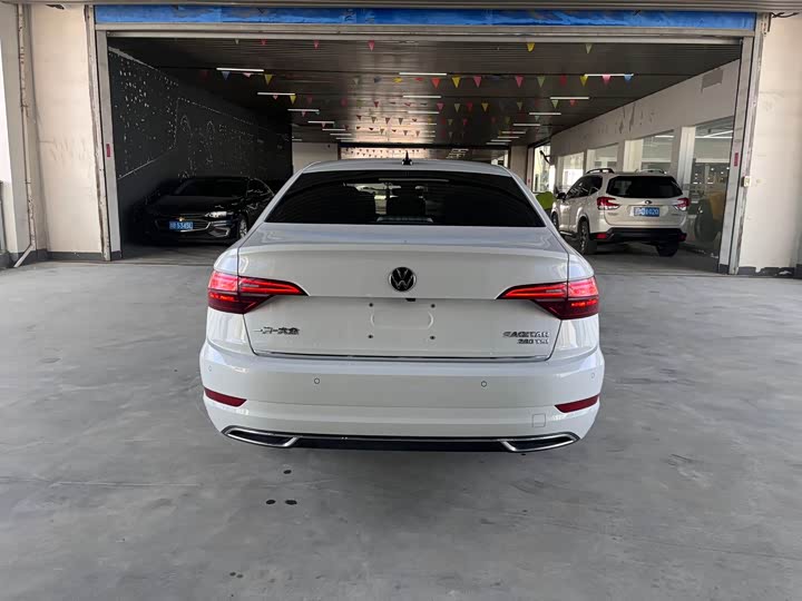 Фото 8 - Volkswagen Sagitar L