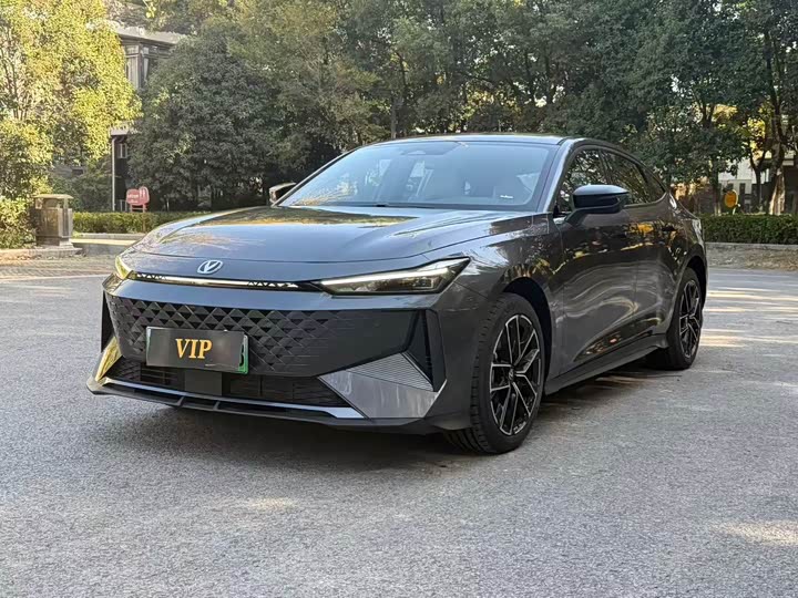 Фото 1 - Changan UNI-V