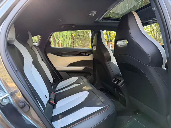 Фото 14 - Changan UNI-V