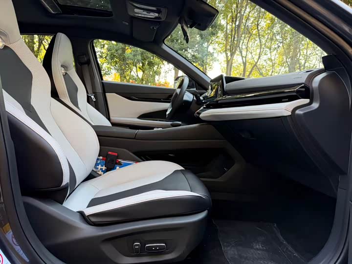 Фото 15 - Changan UNI-V