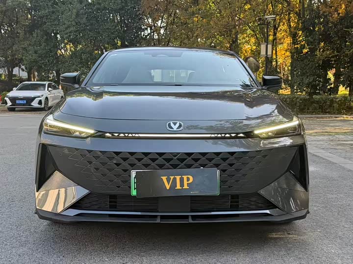 Фото 2 - Changan UNI-V