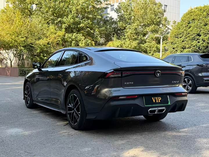 Фото 3 - Changan UNI-V