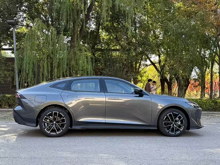 Фото 6 - Changan UNI-V