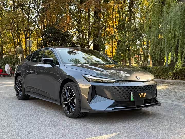 Фото 7 - Changan UNI-V