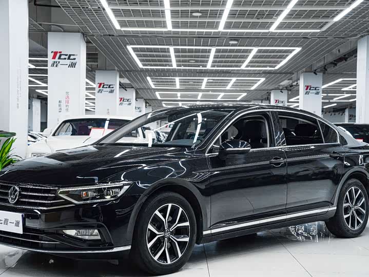 Фото 1 - Volkswagen Magotan