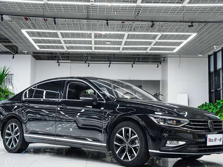 Фото 3 - Volkswagen Magotan