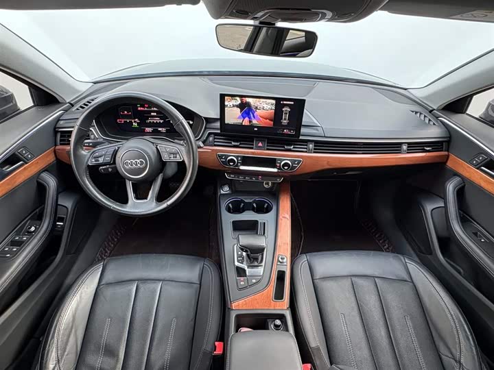 Фото 12 - Audi A4L