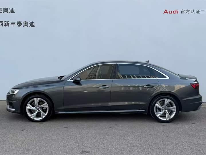 Фото 24 - Audi A4L