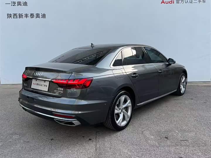 Фото 27 - Audi A4L