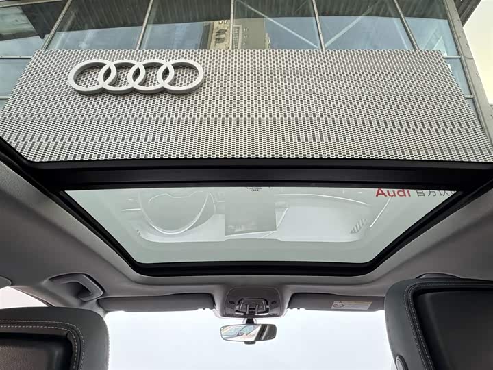 Фото 6 - Audi A4L