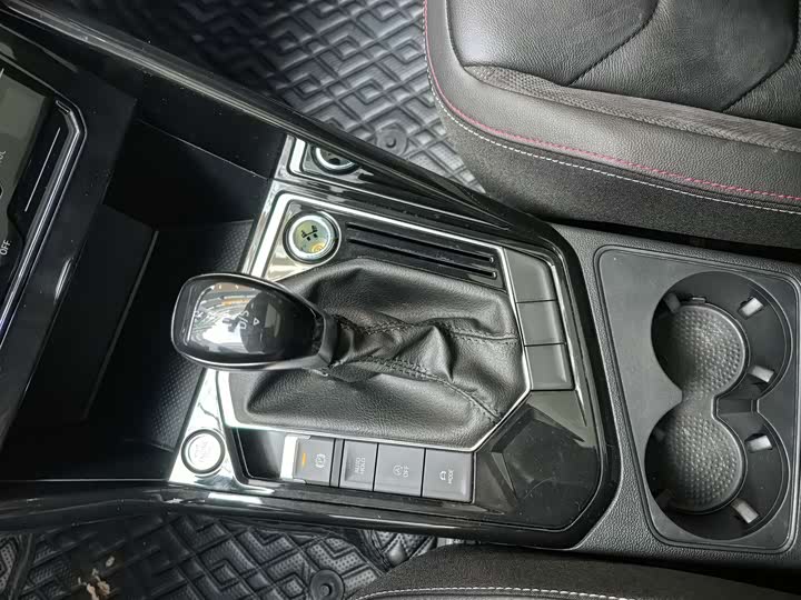 Фото 15 - Volkswagen Tayron