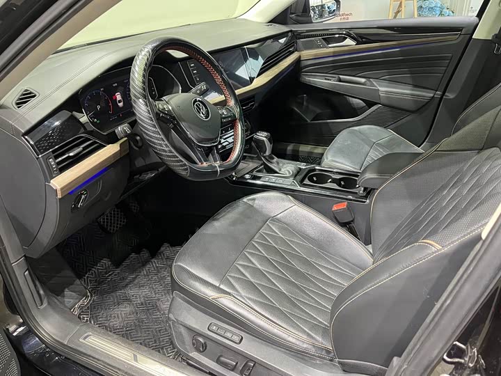 Фото 10 - Volkswagen Passat