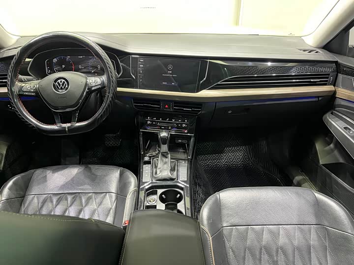 Фото 9 - Volkswagen Passat