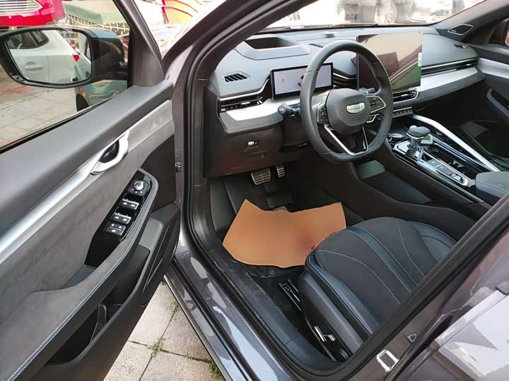 Фото 13 - Geely Preface