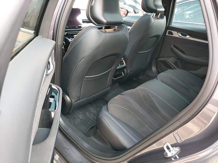 Фото 14 - Geely Preface