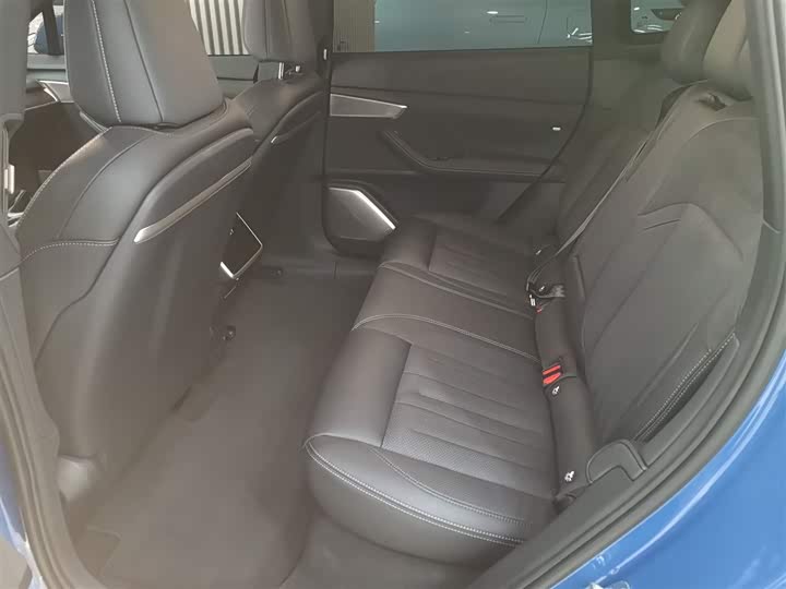 Фото 17 - Nio Onvo L60