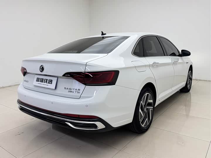 Фото 4 - Volkswagen Sagitar L