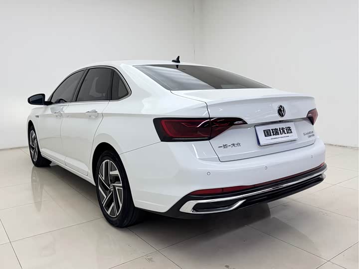 Фото 6 - Volkswagen Sagitar L