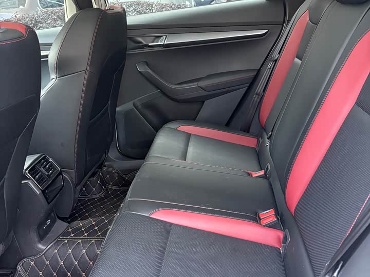 Фото 4 - Skoda Karoq