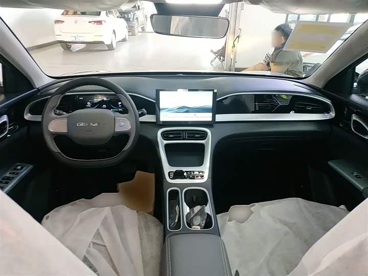 Фото 10 - Geely Galaxy Geome