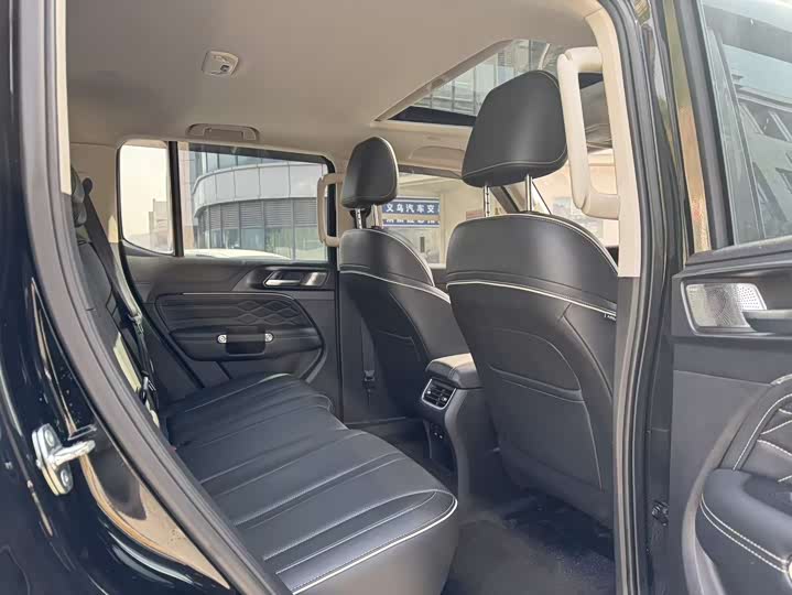 Фото 11 - Tank 300