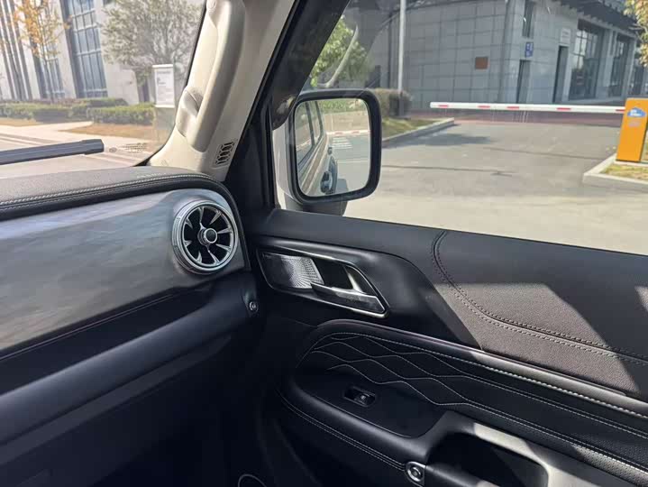 Фото 16 - Tank 300