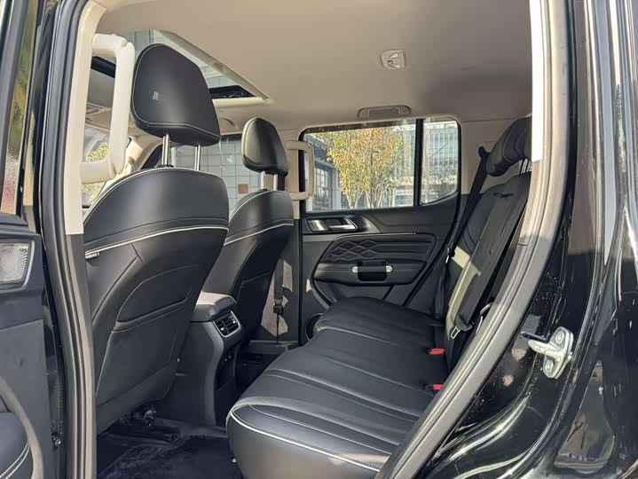 Фото 9 - Tank 300