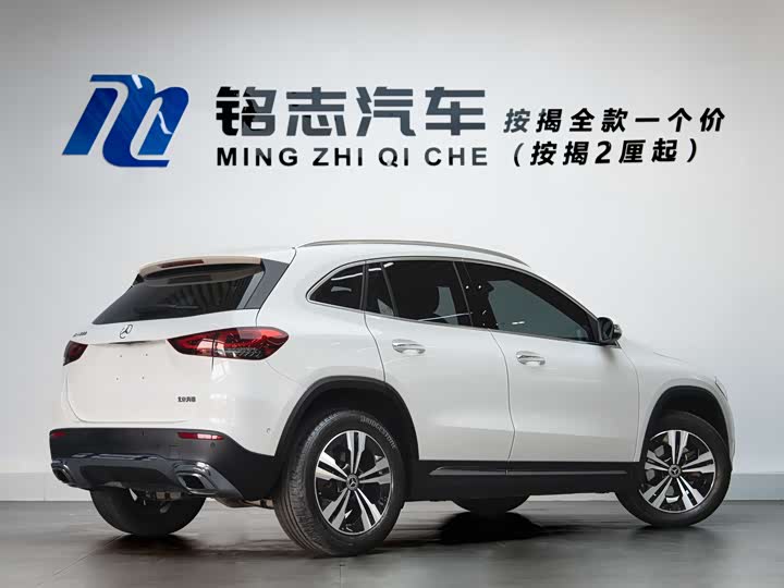 Фото 4 - Mercedes-Benz GLA-Class