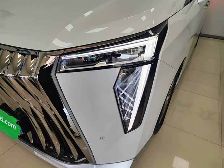 Фото 3 - GAC Trumpchi M8