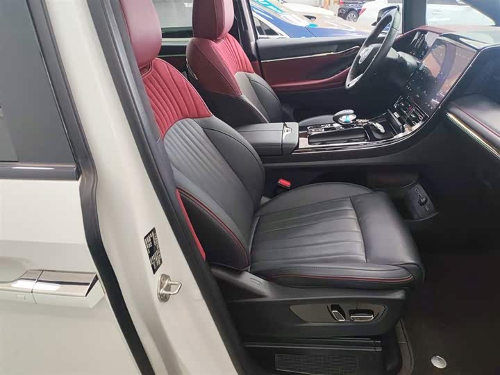 Фото 4 - GAC Trumpchi M8