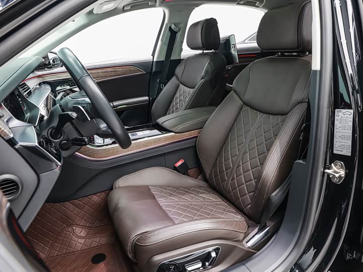 Фото 10 - Audi A8