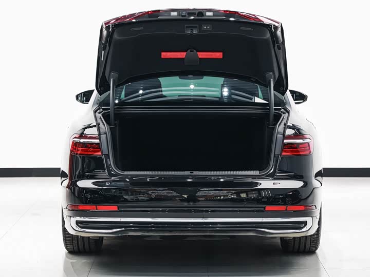 Фото 13 - Audi A8