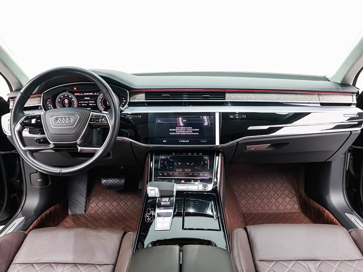 Фото 15 - Audi A8