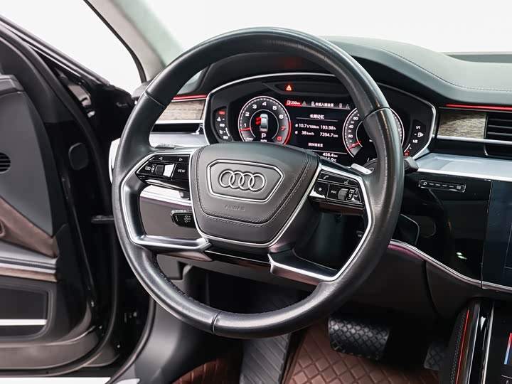 Фото 17 - Audi A8