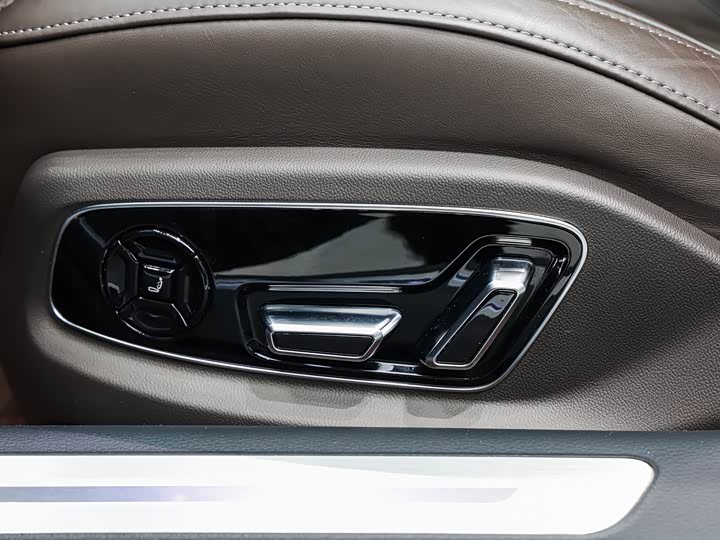 Фото 22 - Audi A8