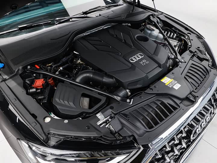 Фото 28 - Audi A8