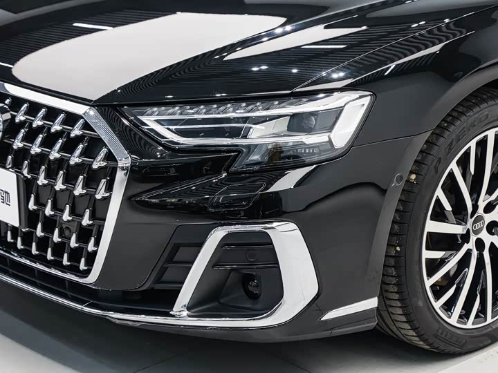 Фото 8 - Audi A8