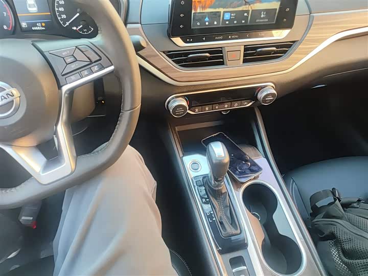 Фото 14 - Nissan Teana