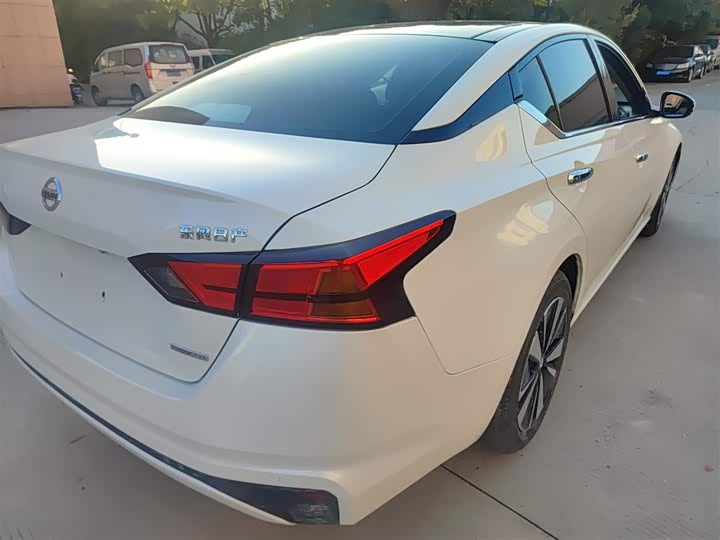 Фото 8 - Nissan Teana