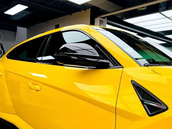 Фото 4 - Lamborghini Urus