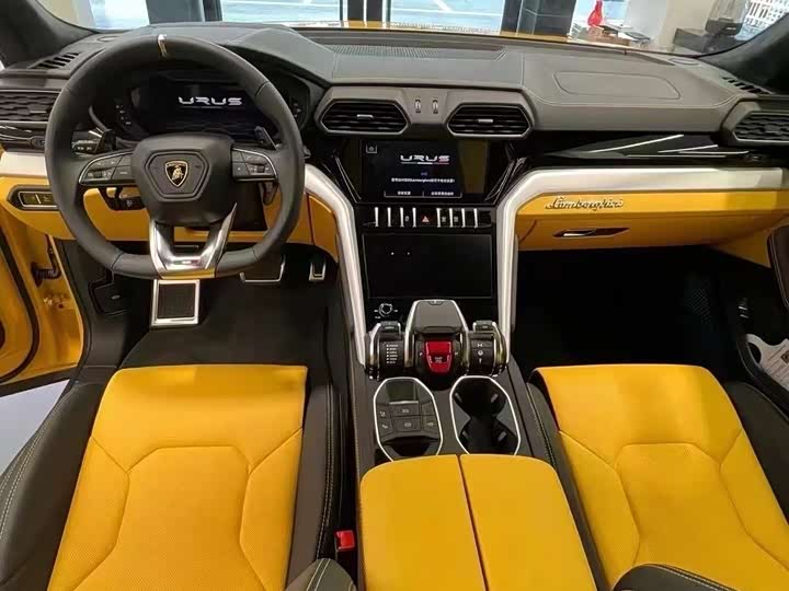 Фото 6 - Lamborghini Urus